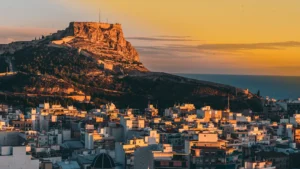 Vista de Alicante con el castillo de Santa Bárbara, delincuencia en Alicante