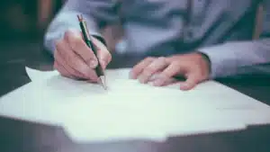 Documentos judiciales sellados, trámite para quitar una orden de alejamiento